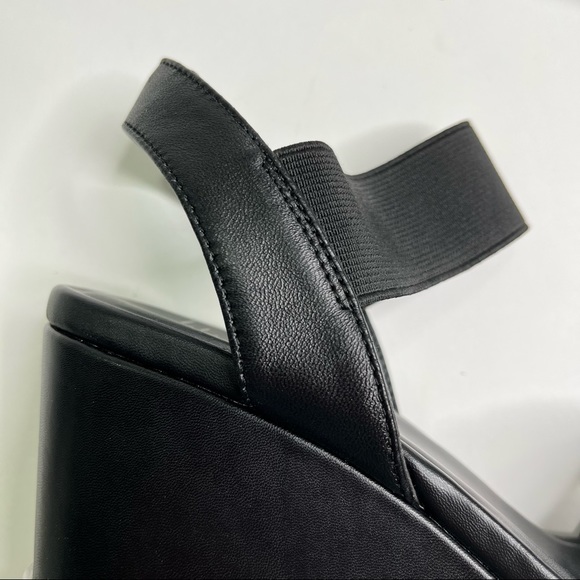 Franco Sarto Y2K 90s Black Velvet Modern Chunky White Platform Strappy Sandals - Picture 10 of 15